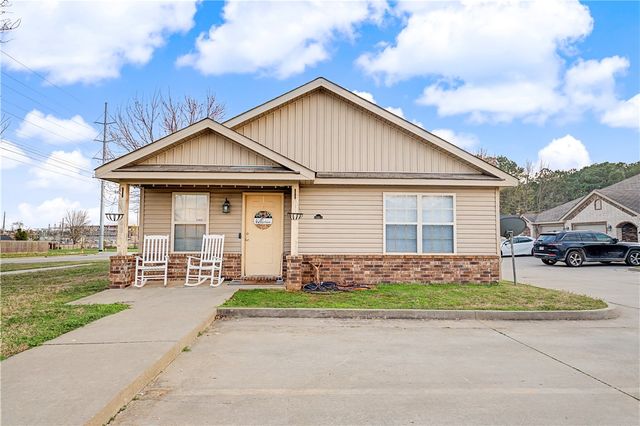 3300 SW Victoria Place 2, Bentonville, AR 72712