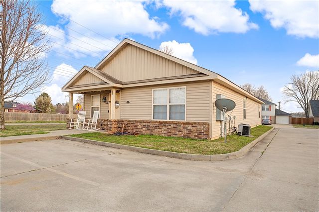 3300 SW Victoria Place 2, Bentonville, AR 72712