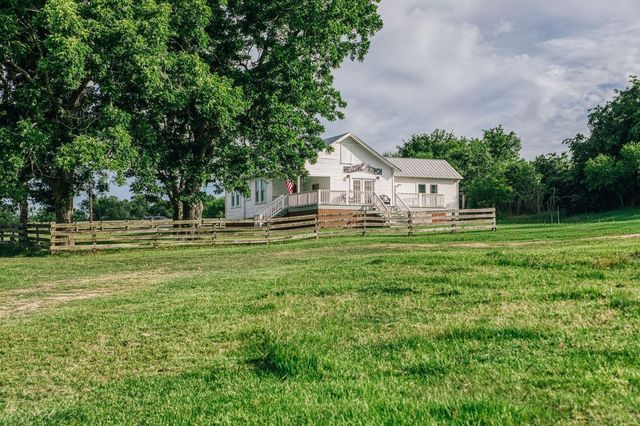 19576 Pickens Road, Washington, TX 77880