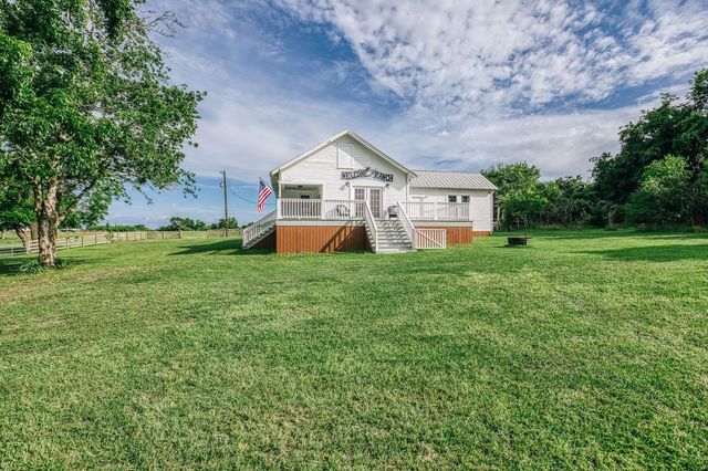 19576 Pickens Road, Washington, TX 77880
