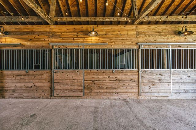 19576 Pickens Road, Washington, TX 77880