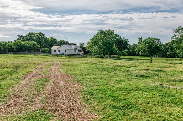 19576 Pickens Road, Washington, TX 77880