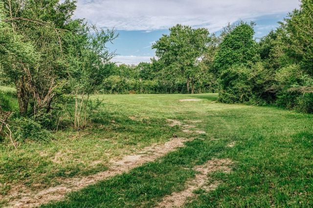 19576 Pickens Road, Washington, TX 77880