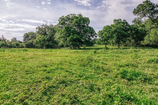 19576 Pickens Road, Washington, TX 77880