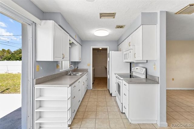 230 S Jackson Street, Beverly Hills, FL 34465