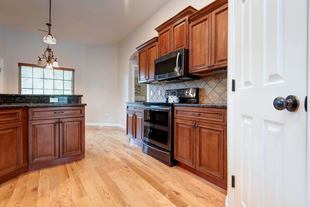 4649 Silo Hills Drive, Springfield, MO 65802