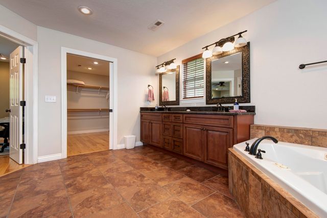 4649 Silo Hills Drive, Springfield, MO 65802