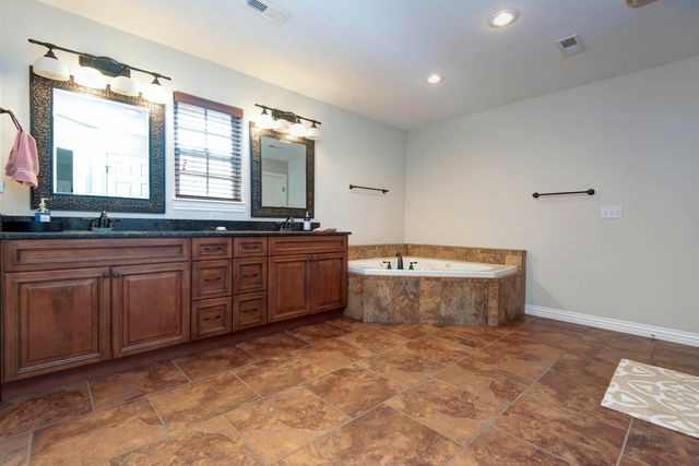4649 Silo Hills Drive, Springfield, MO 65802