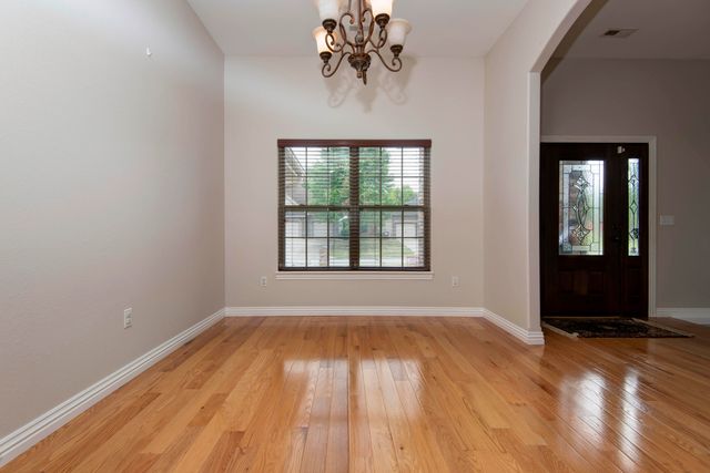 4649 Silo Hills Drive, Springfield, MO 65802