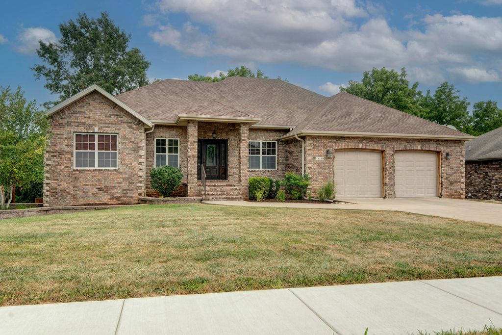4649 Silo Hills Drive, Springfield, MO 65802
