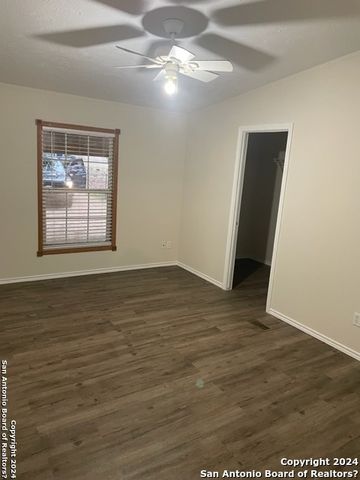 1218 songbird, Canyon Lake, TX 78133