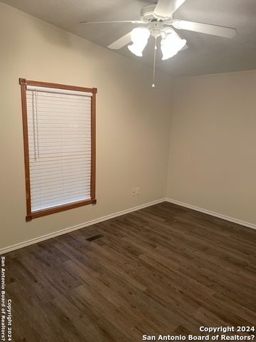 1218 songbird, Canyon Lake, TX 78133