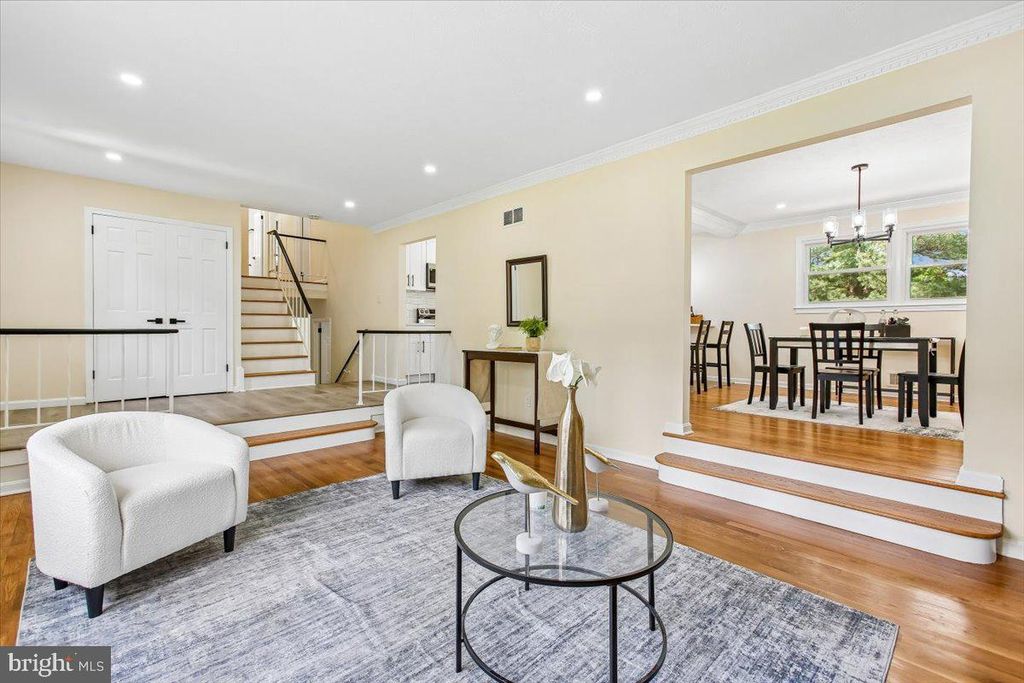 1705 CRESTVIEW, Potomac, MD 20854