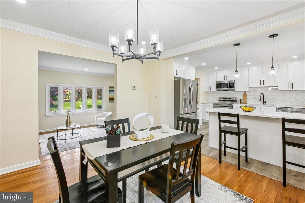 Image 10 of property listing at 1705 CRESTVIEW, Potomac, MD 20854