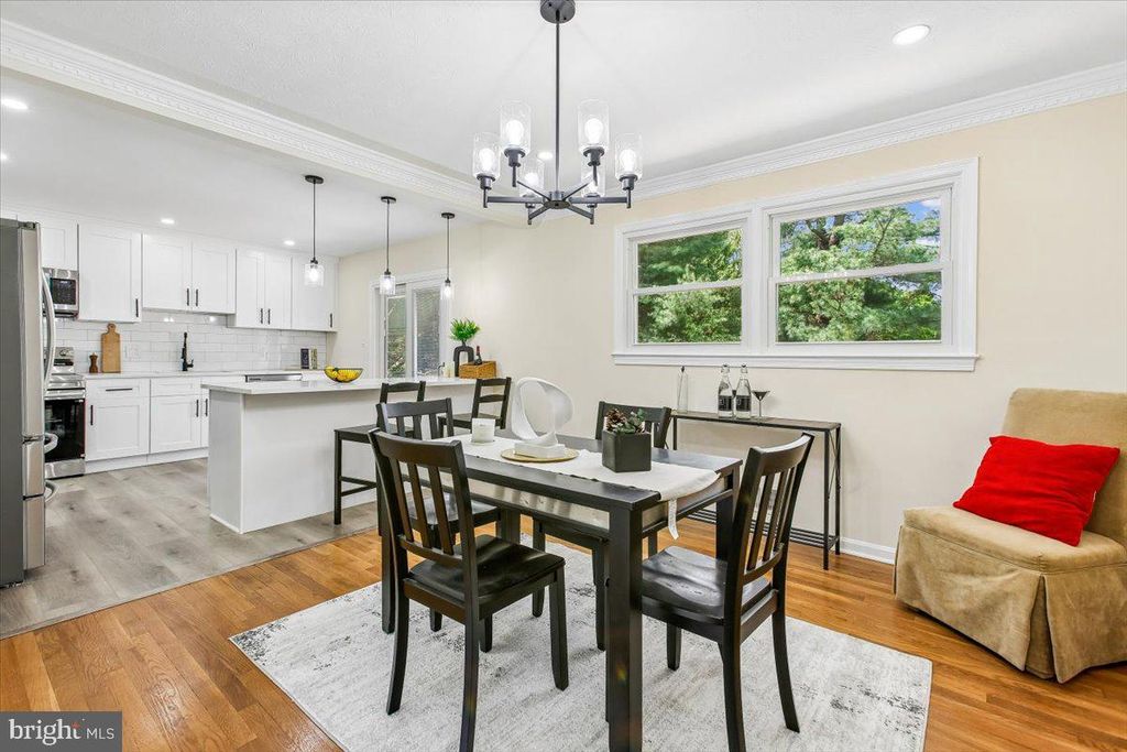 Image 12 of property listing at 1705 CRESTVIEW, Potomac, MD 20854