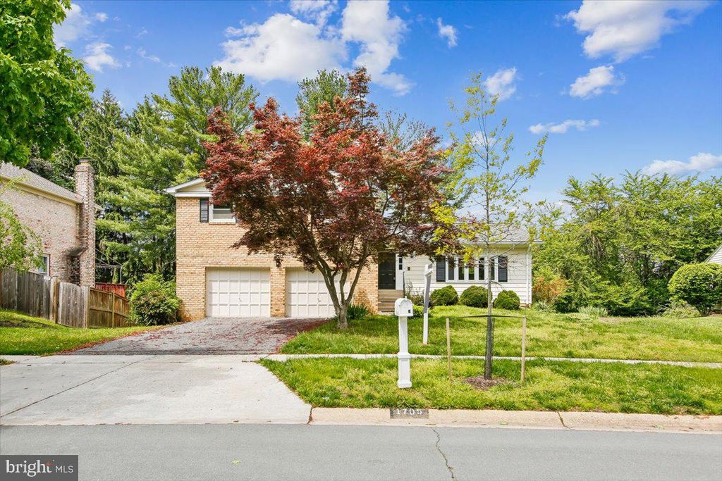 Image 2 of property listing at 1705 CRESTVIEW, Potomac, MD 20854