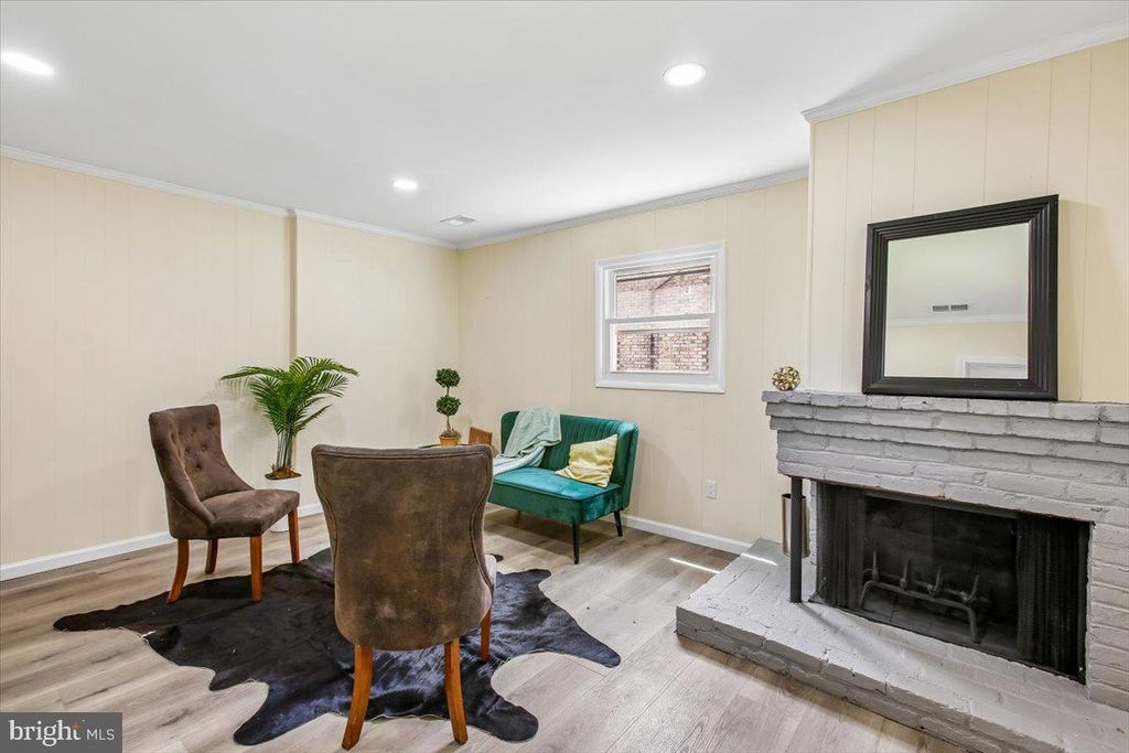 Image 28 of property listing at 1705 CRESTVIEW, Potomac, MD 20854