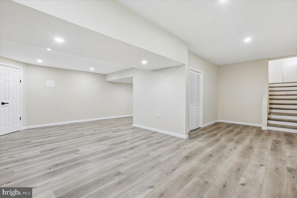 Image 32 of property listing at 1705 CRESTVIEW, Potomac, MD 20854