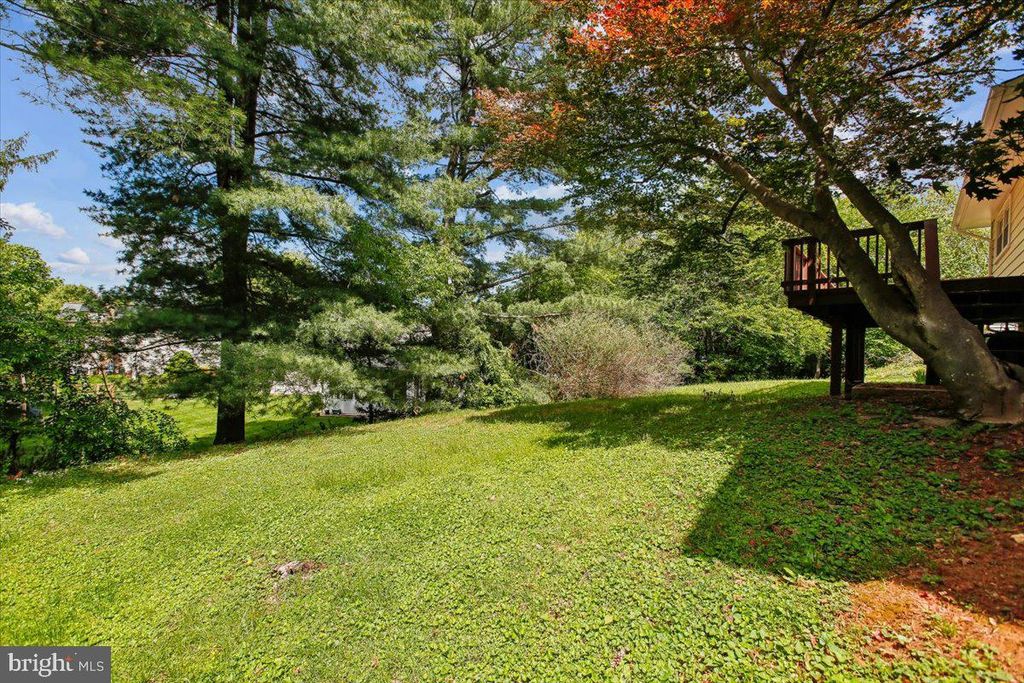 Image 39 of property listing at 1705 CRESTVIEW, Potomac, MD 20854
