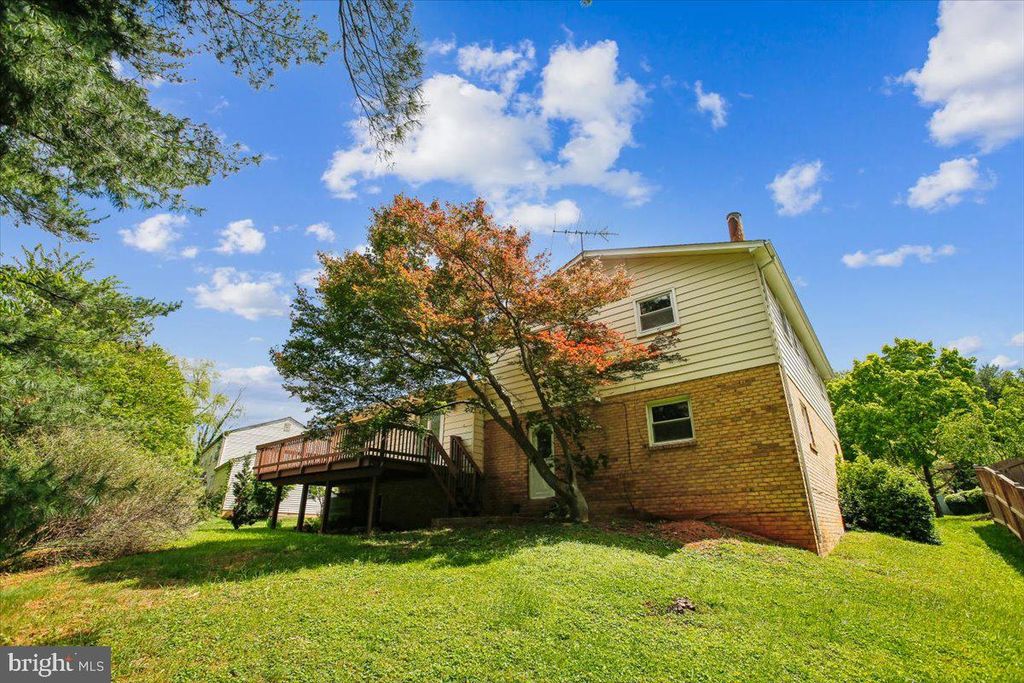 Image 40 of property listing at 1705 CRESTVIEW, Potomac, MD 20854