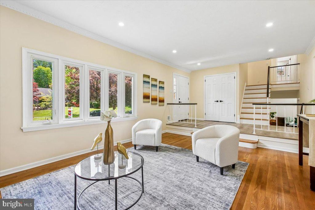 Image 7 of property listing at 1705 CRESTVIEW, Potomac, MD 20854