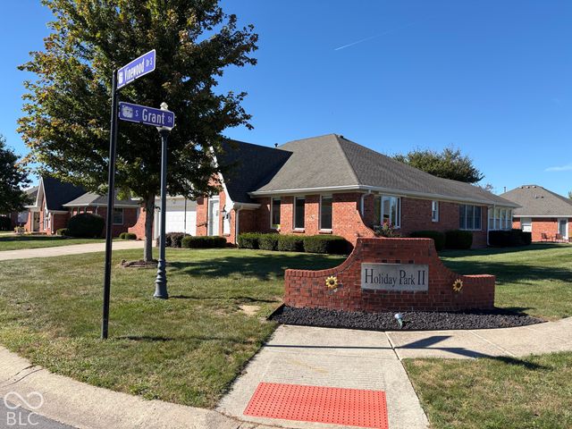 396 Vinewood Drive S, Brownsburg, IN 46112