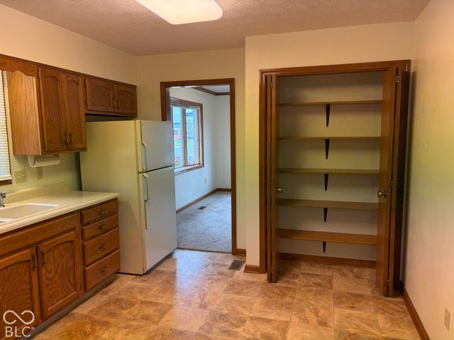 396 Vinewood Drive S, Brownsburg, IN 46112