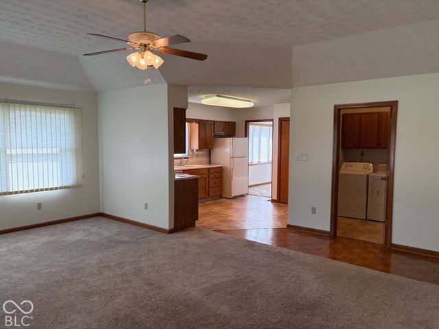 396 Vinewood Drive S, Brownsburg, IN 46112
