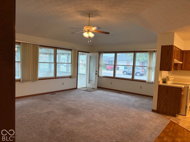 396 Vinewood Drive S, Brownsburg, IN 46112