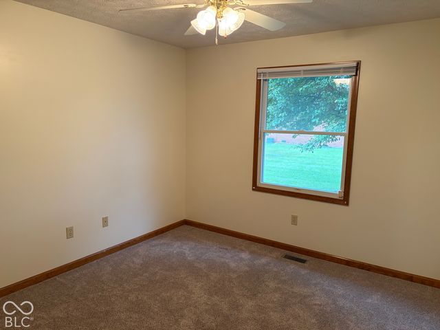 396 Vinewood Drive S, Brownsburg, IN 46112