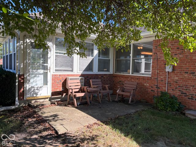 396 Vinewood Drive S, Brownsburg, IN 46112