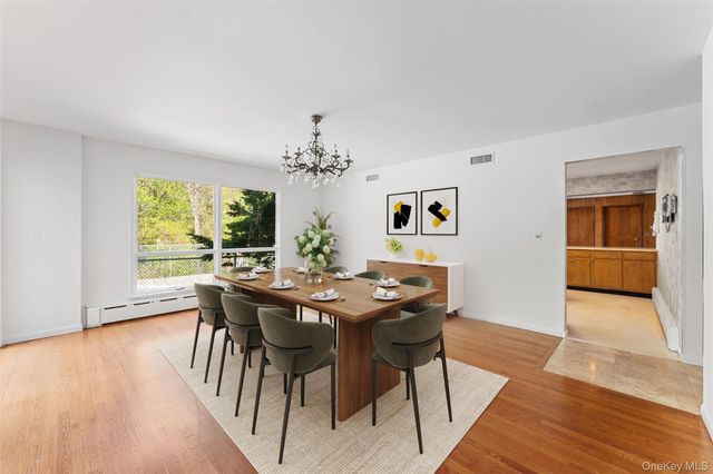 7 Parkway E, Yonkers, NY 10701