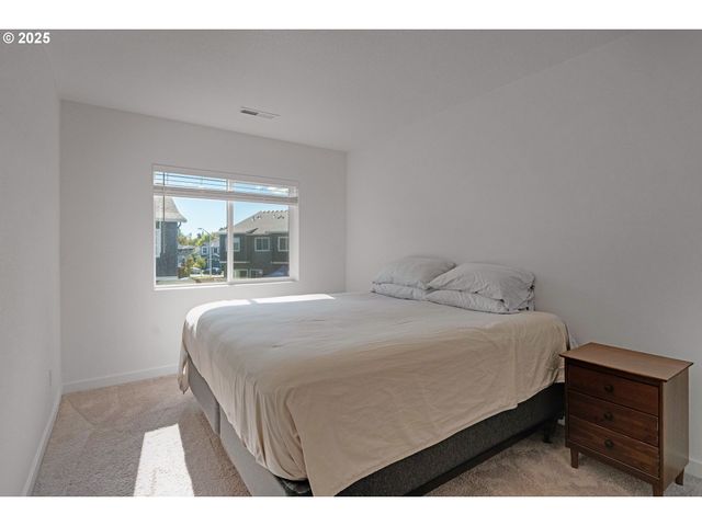 2721 S MAGNOLIA Dr, Cornelius, OR 97113