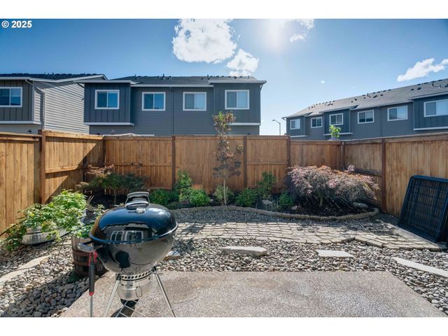 2721 S MAGNOLIA Dr, Cornelius, OR 97113