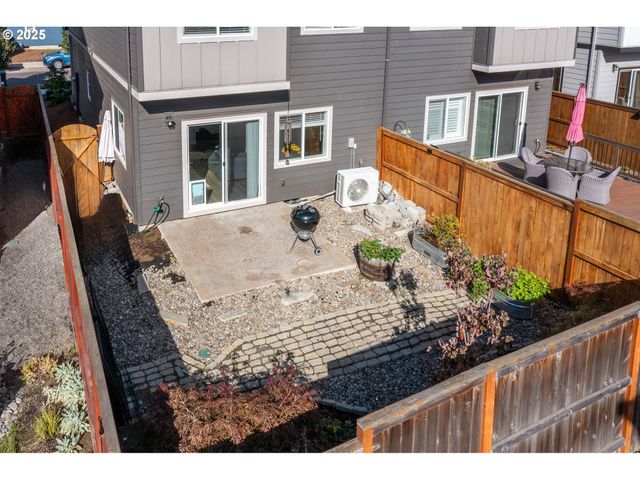 2721 S MAGNOLIA Dr, Cornelius, OR 97113