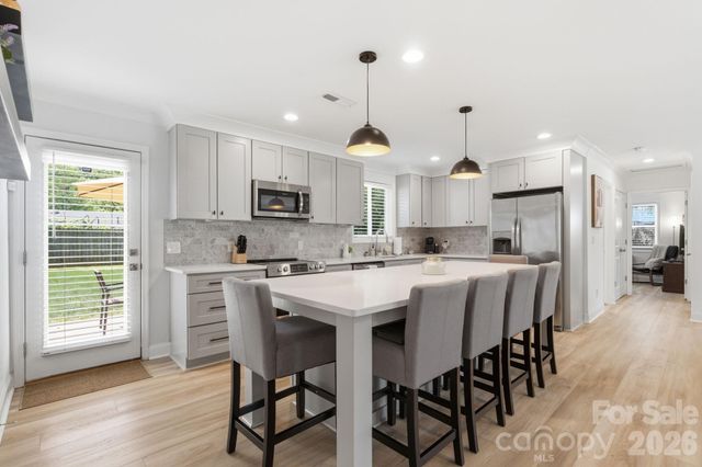 2639 Englehardt Street, Charlotte, NC 28216