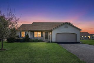 135 TORREY PINES DR, Mt Wolf, PA 17347