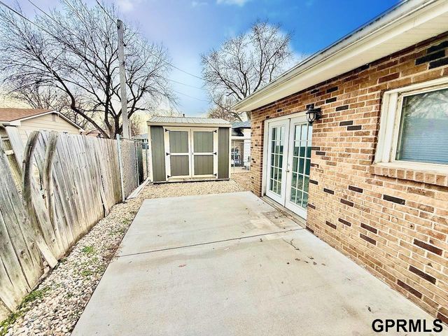 2956 N 11th Street, Lincoln, NE 68521