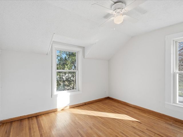 120 Green Street, Center Point, IA 52213