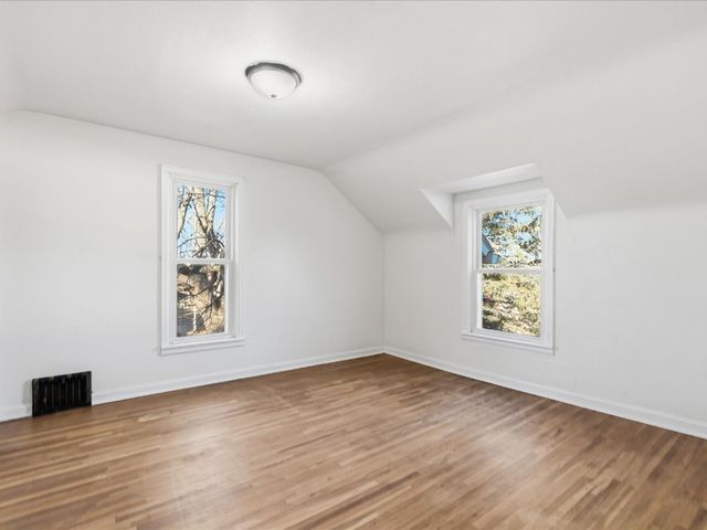 120 Green Street, Center Point, IA 52213