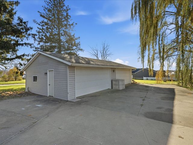 120 Green Street, Center Point, IA 52213