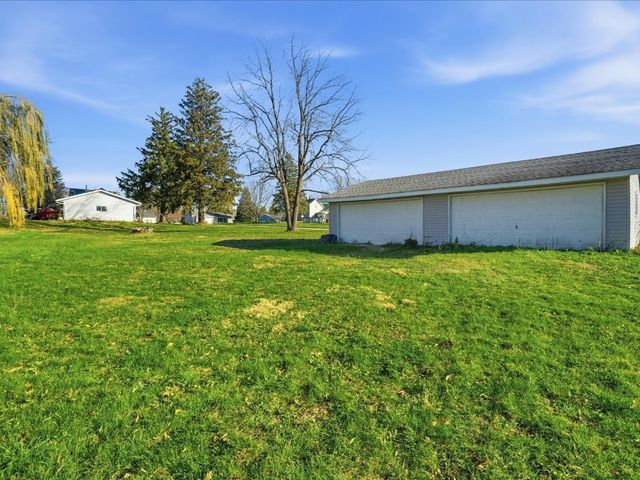 120 Green Street, Center Point, IA 52213