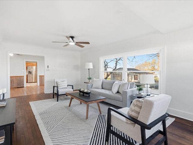 120 Green Street, Center Point, IA 52213