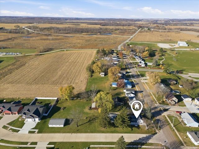 120 Green Street, Center Point, IA 52213