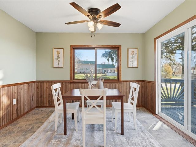 120 Green Street, Center Point, IA 52213