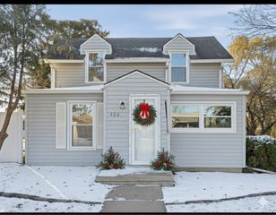 120 Green Street, Center Point, IA 52213