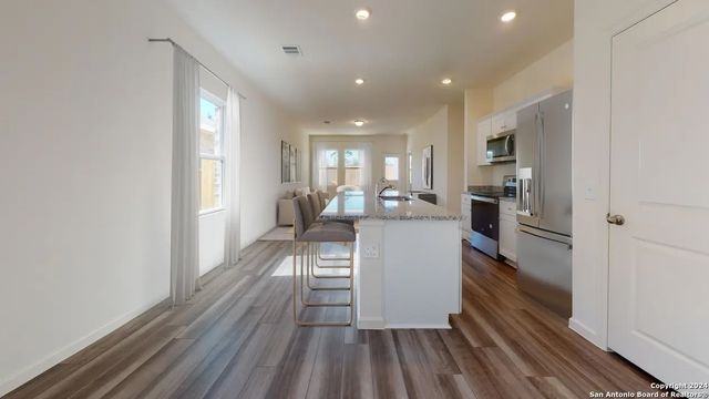 7443 Creek Loop, San Antonio, TX 78253