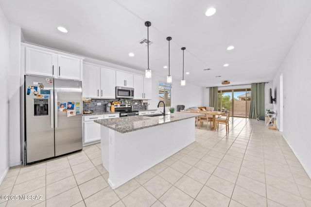 21476 E Treasure Road, Red Rock, AZ 85145