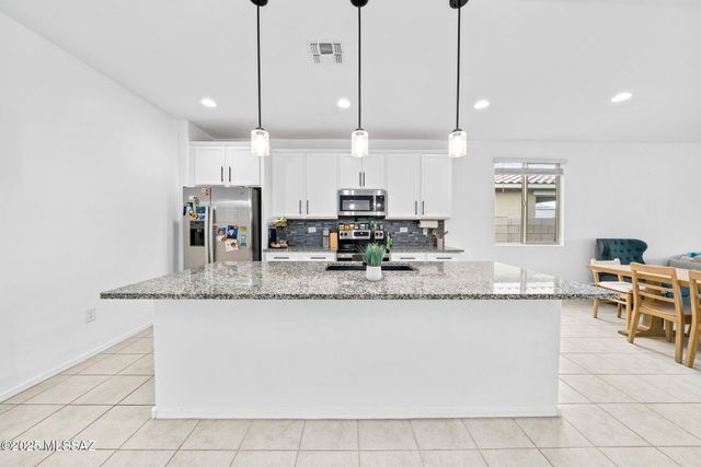 21476 E Treasure Road, Red Rock, AZ 85145