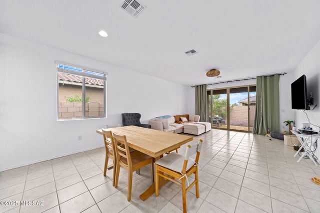 21476 E Treasure Road, Red Rock, AZ 85145